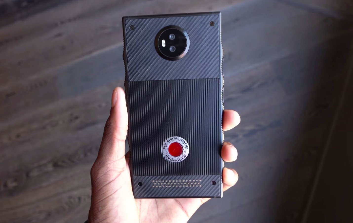 Голографический смартфон Red Hydrogen One выйдет летом