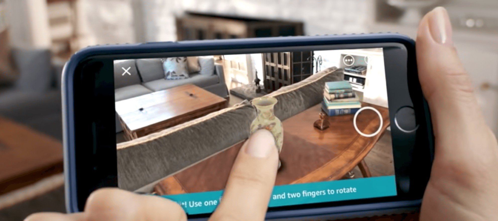 Ar view. Амазон на экране телефона. American Apparel augmented reality shopping.